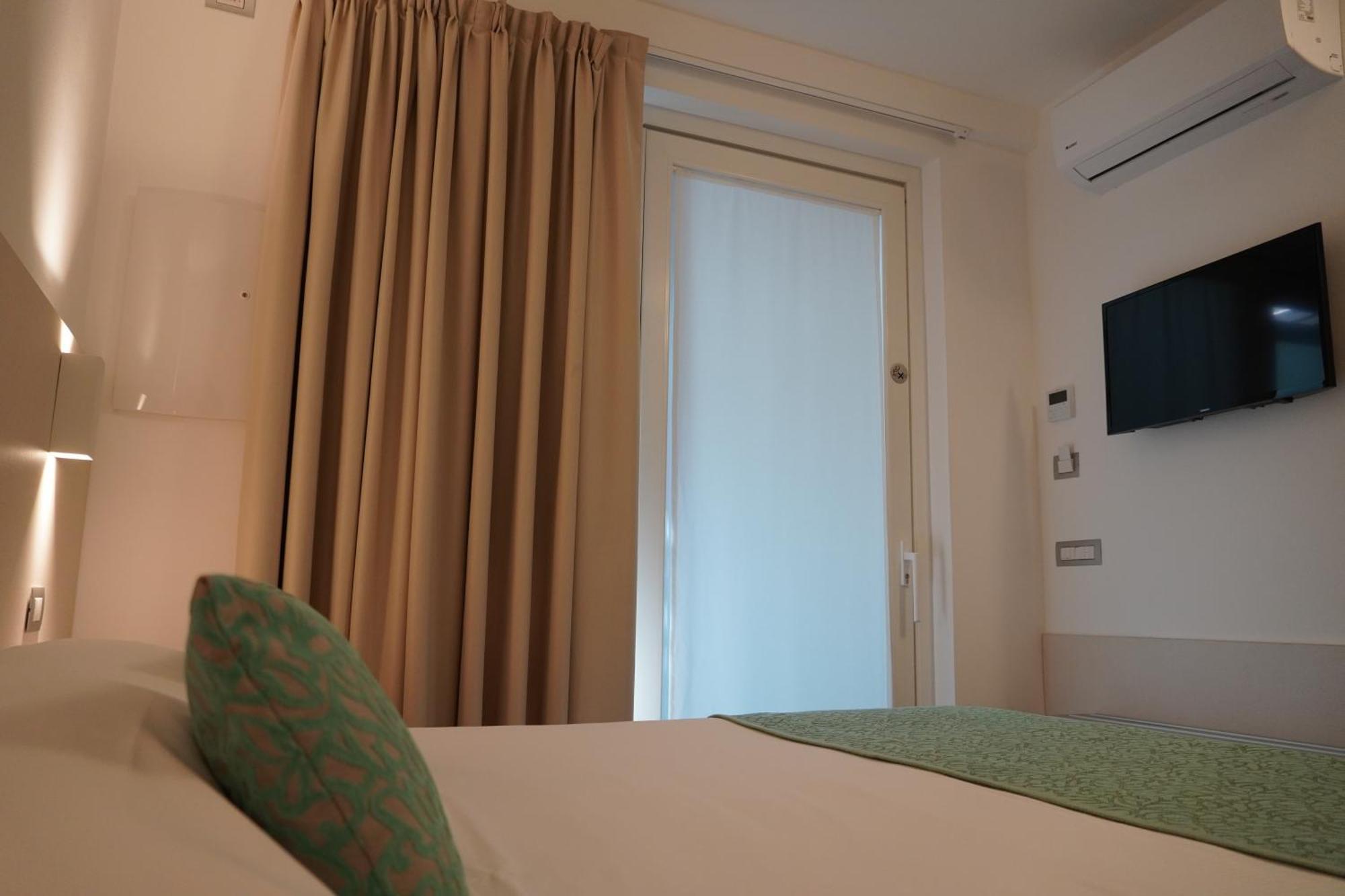 Hotel Ponti Angera Extérieur photo