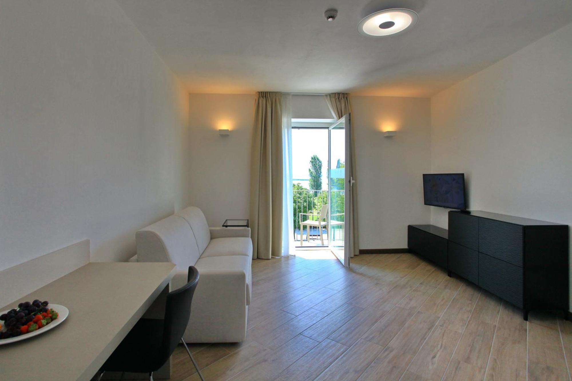 Hotel Ponti Angera Extérieur photo