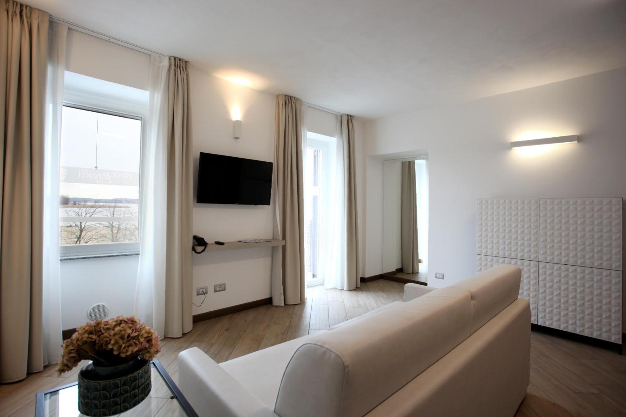 Hotel Ponti Angera Extérieur photo