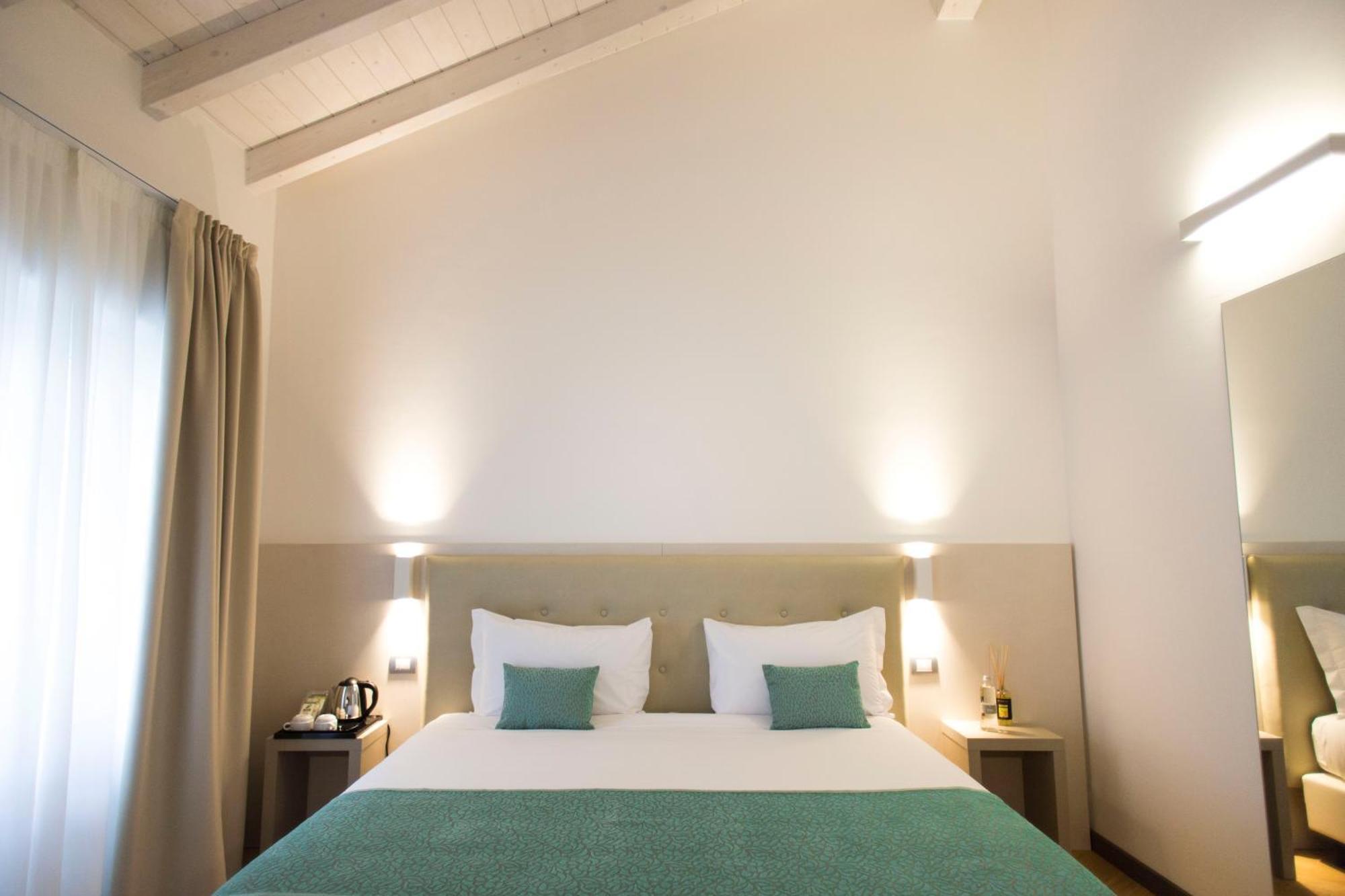Hotel Ponti Angera Extérieur photo